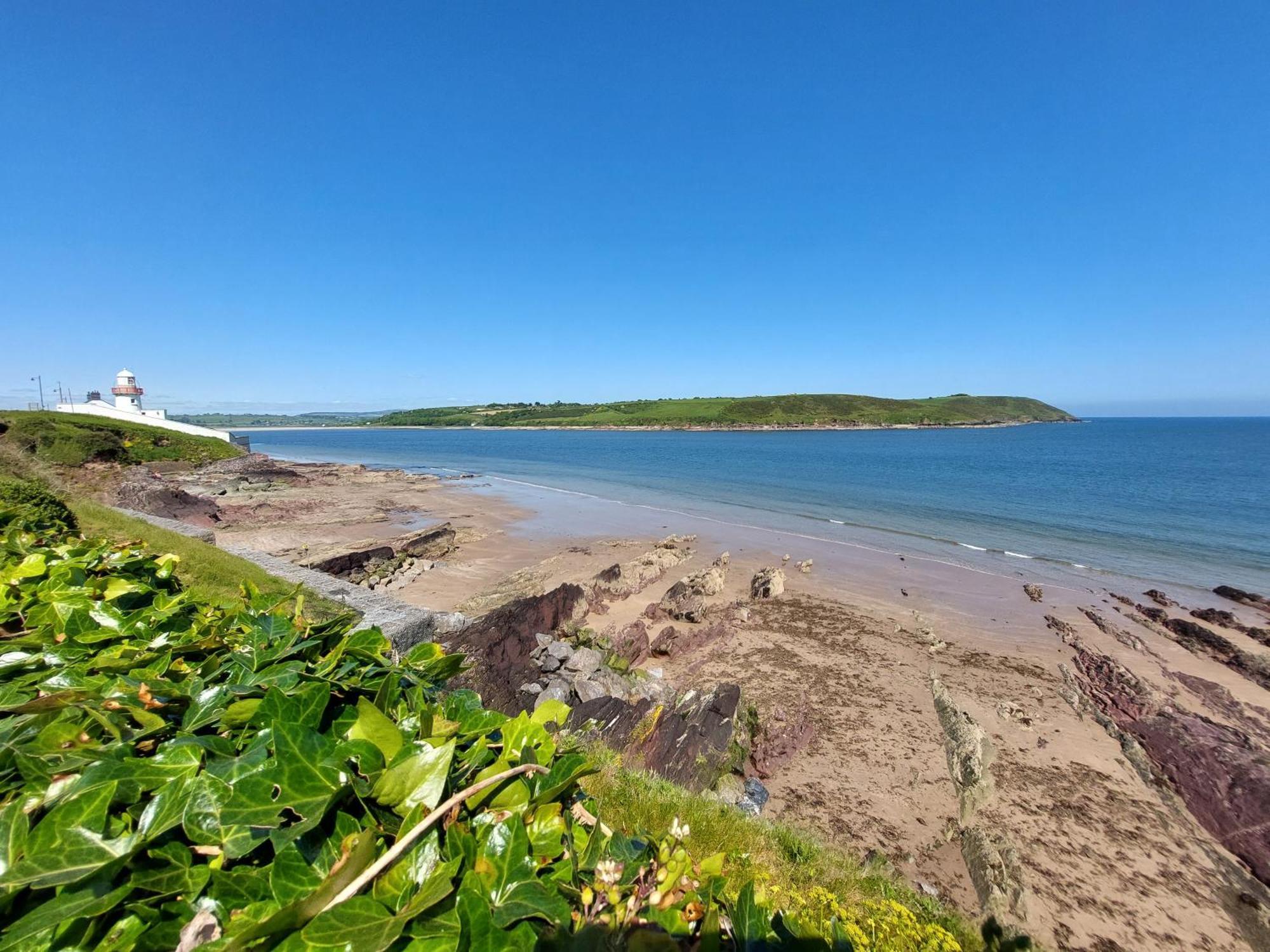 Sea Whispers - My Charming Costal Retreat In Youghal Extérieur photo
