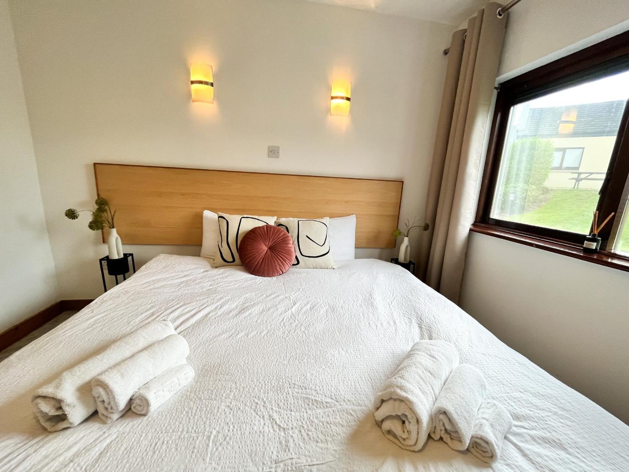 Sea Whispers - My Charming Costal Retreat In Youghal Extérieur photo