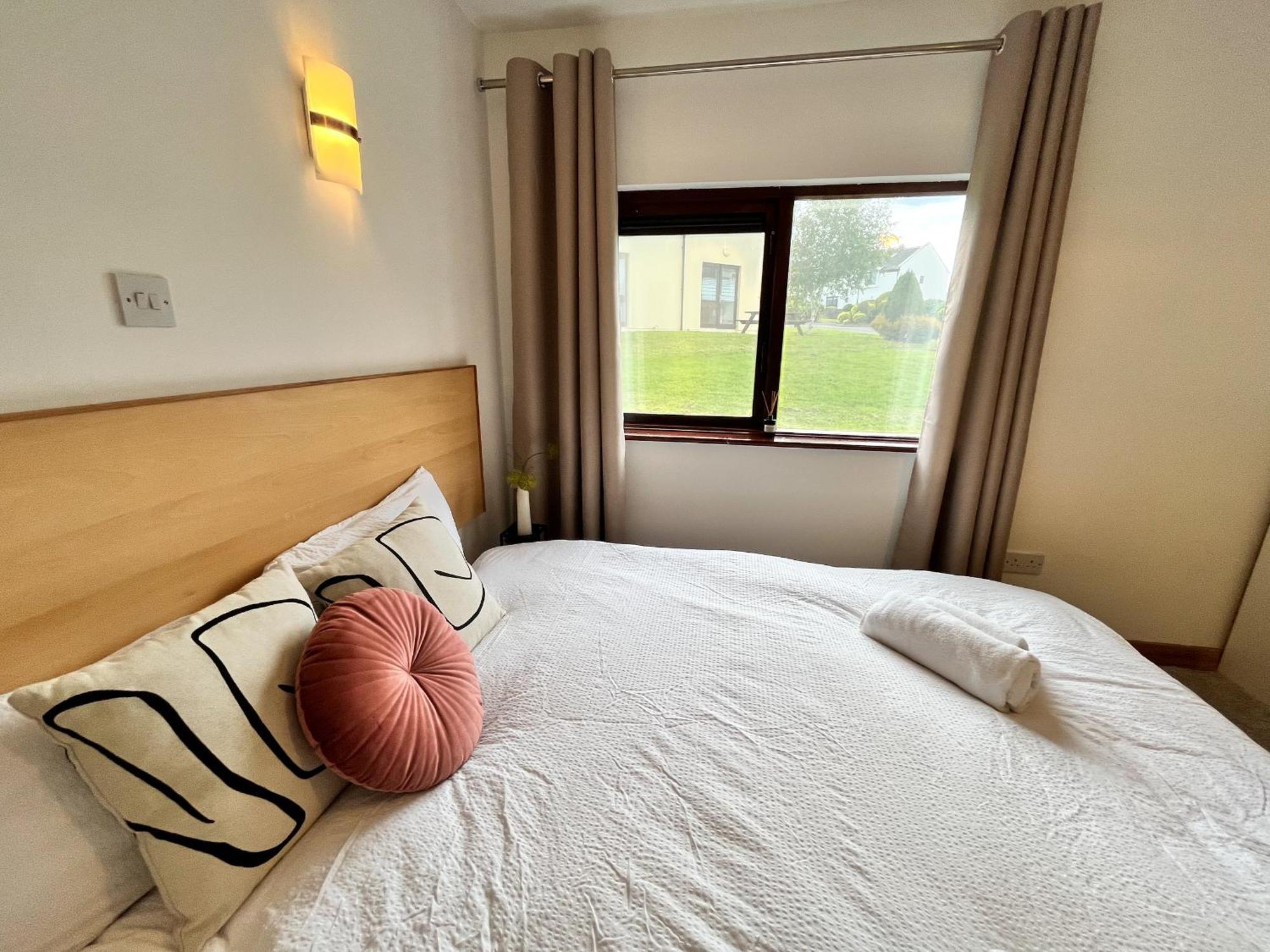 Sea Whispers - My Charming Costal Retreat In Youghal Extérieur photo