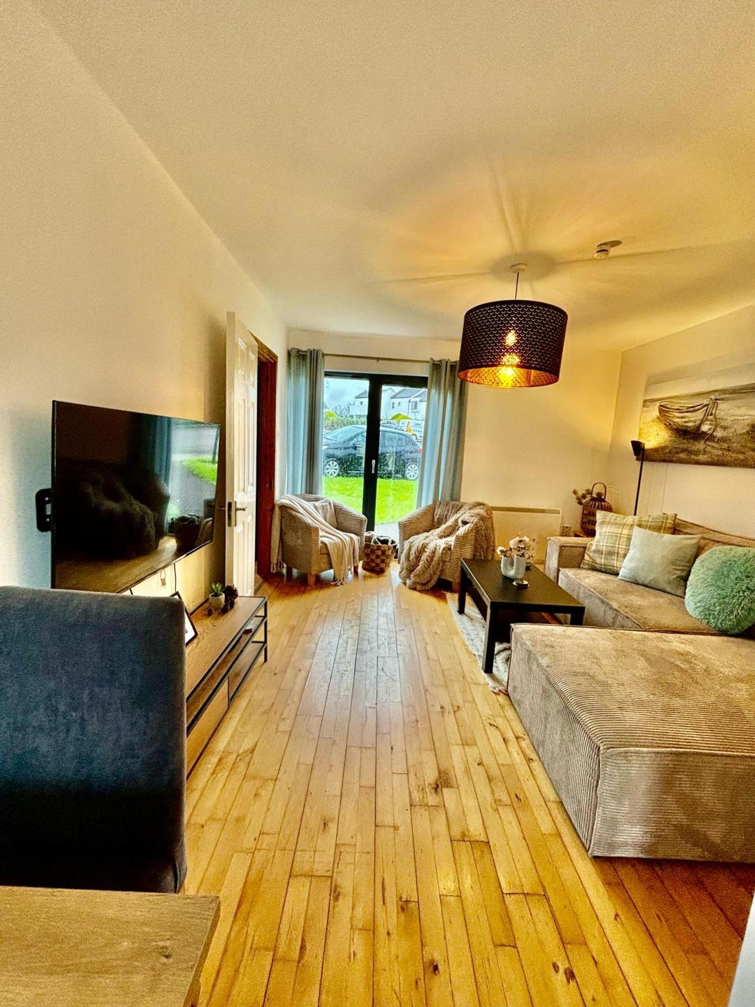 Sea Whispers - My Charming Costal Retreat In Youghal Extérieur photo