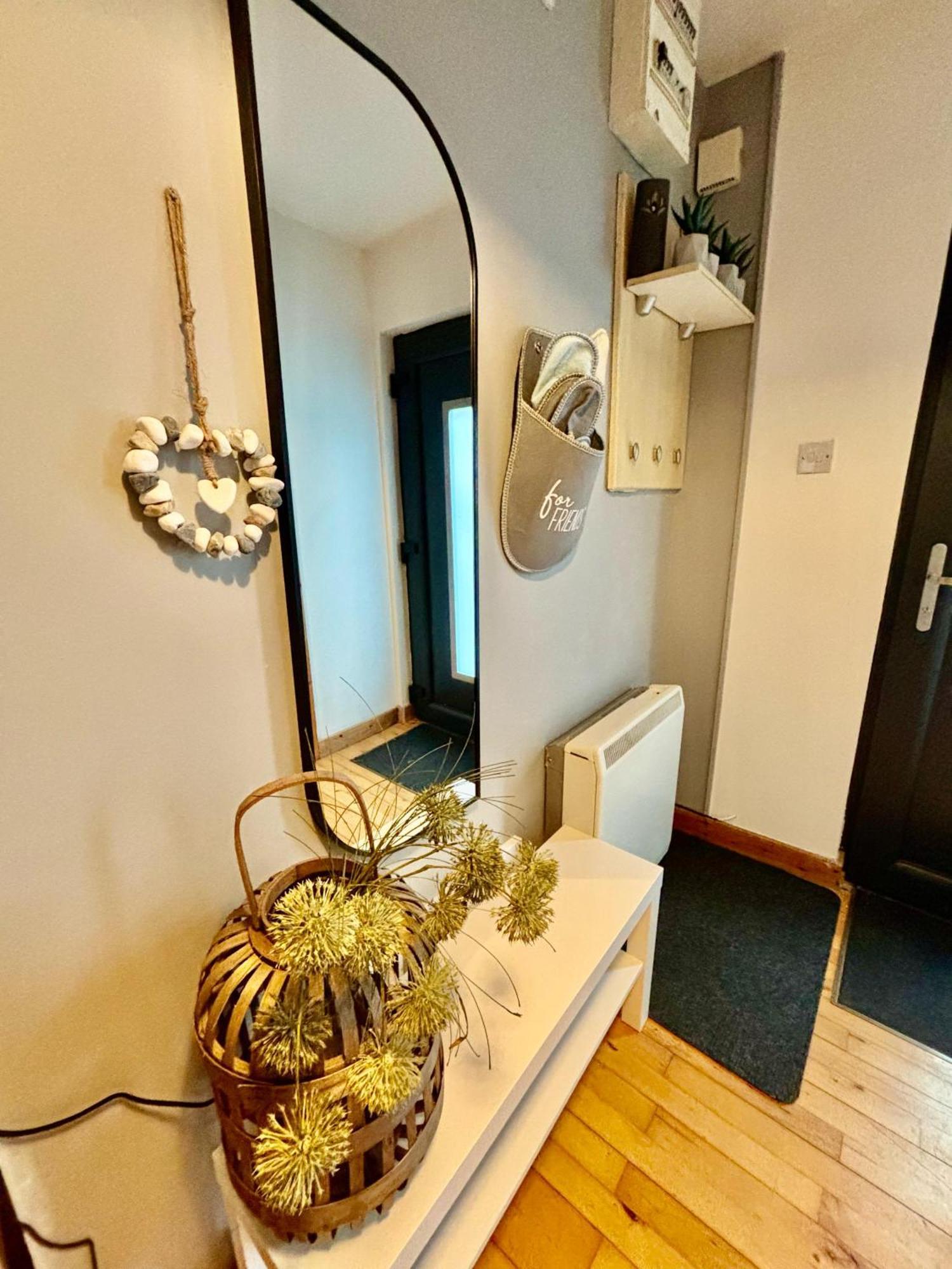 Sea Whispers - My Charming Costal Retreat In Youghal Extérieur photo